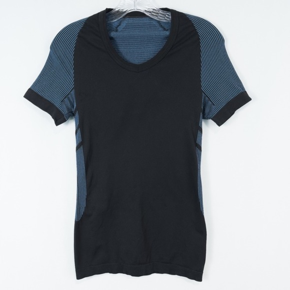XoSkin 2.0 Short Sleeve Form Fit Compression Base Layer Top Womens S/M Athletic